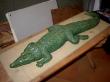 crocodile. terre cuite verte avec engobe. L: 80cm